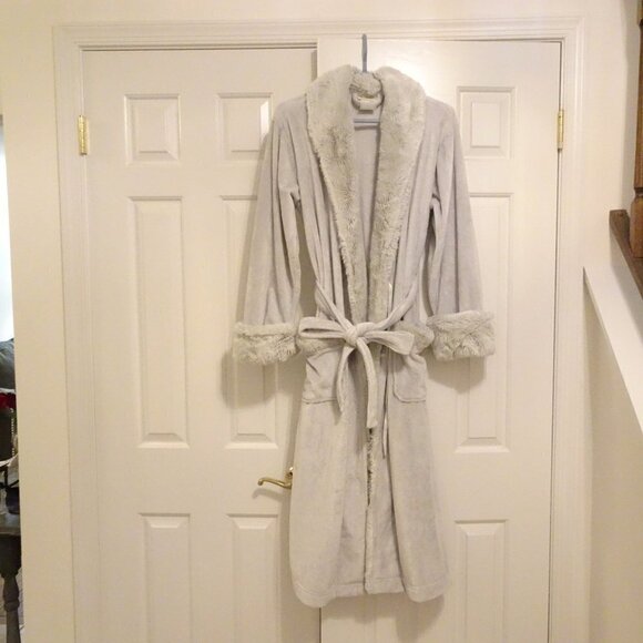 Pottery Barn Teddy Bear Bathrobe Size M Super Soft Gray Lounge Robe - Picture 1 of 7